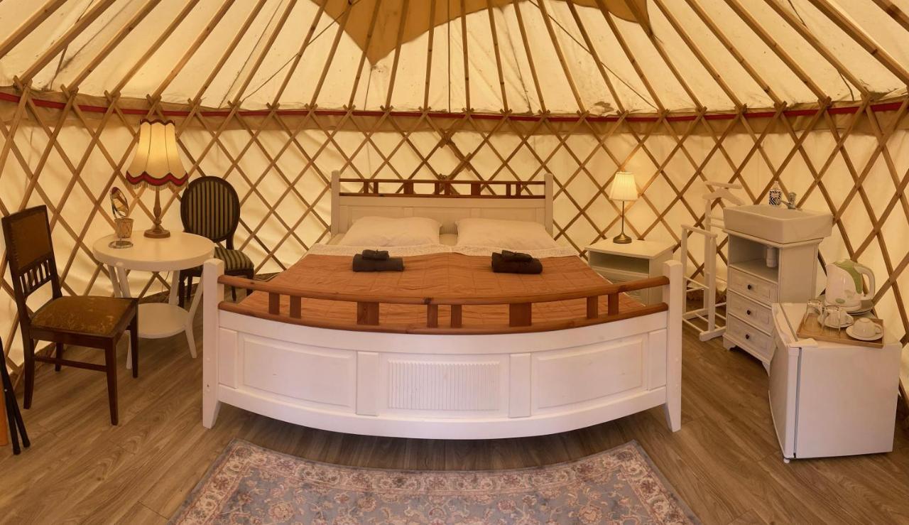 Oeko Kemping Es Glamping Tiszadada エクステリア 写真