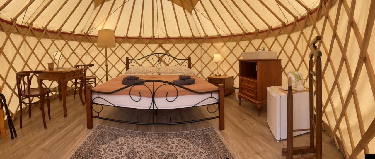 Oeko Kemping Es Glamping Tiszadada エクステリア 写真