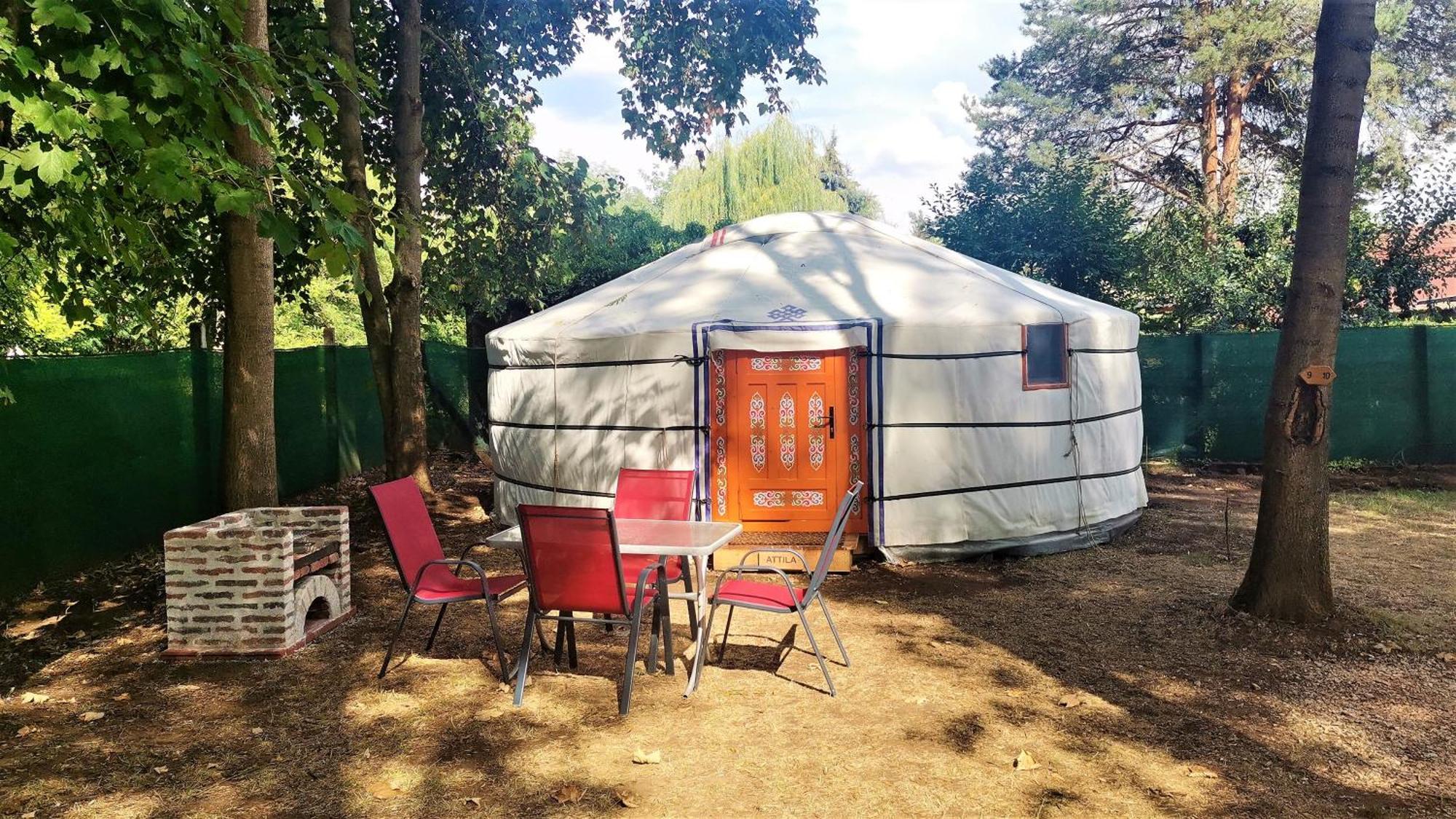 Oeko Kemping Es Glamping Tiszadada エクステリア 写真